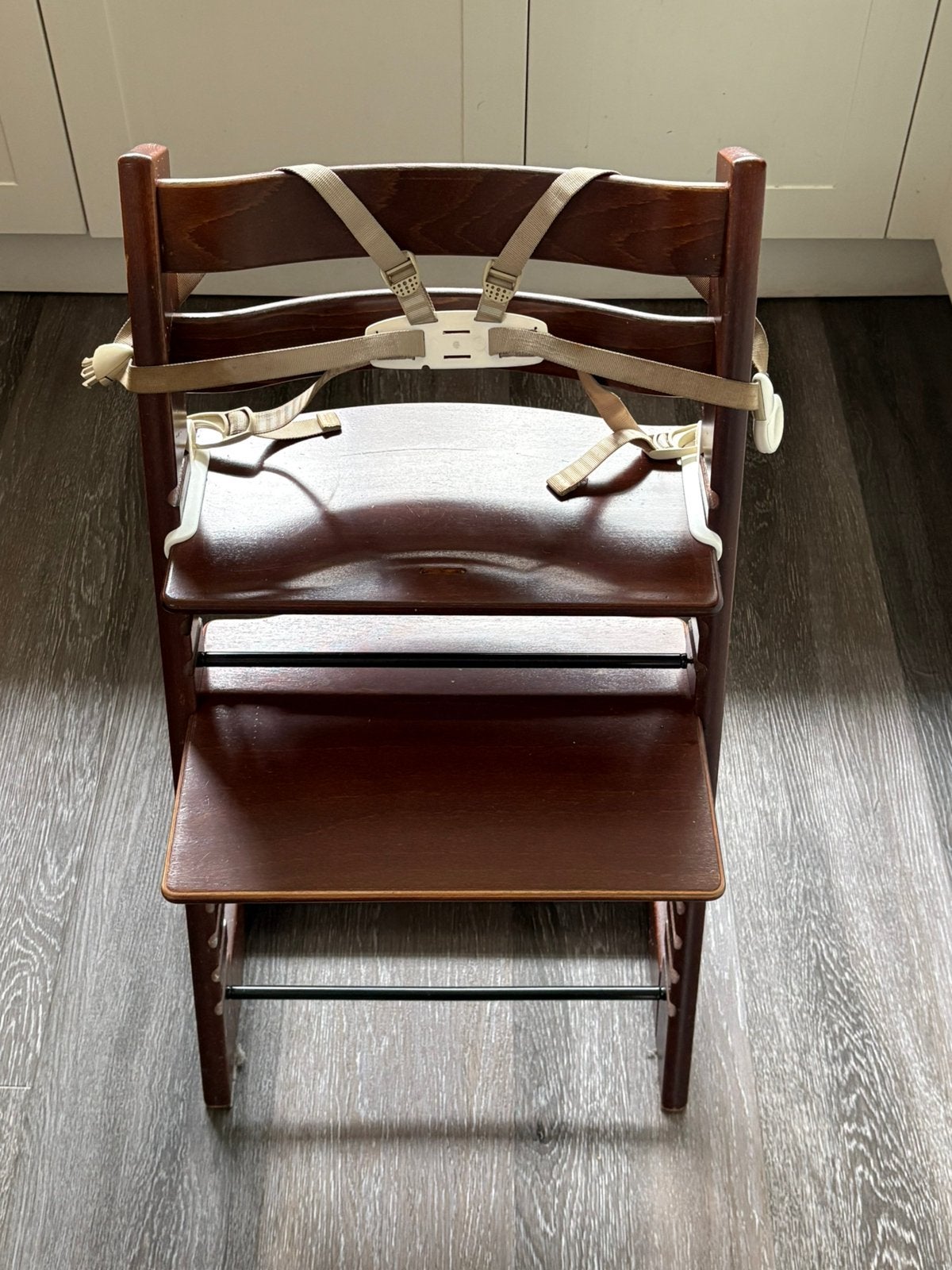 Complete Stokke tripp trapp stoel walnut (2012), Ophalen, Zo goed als nieuw, Meegroeistoel