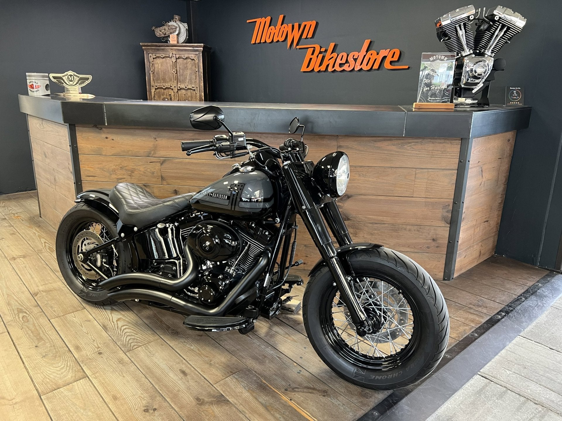 Harley Davidson FLS Softail Custom Special Paint Custom Rear, Info@harley-davidson.com, Meer dan 35 kW, Overig, 3700 W Juneau Ave
53208  Wisconsin , US
