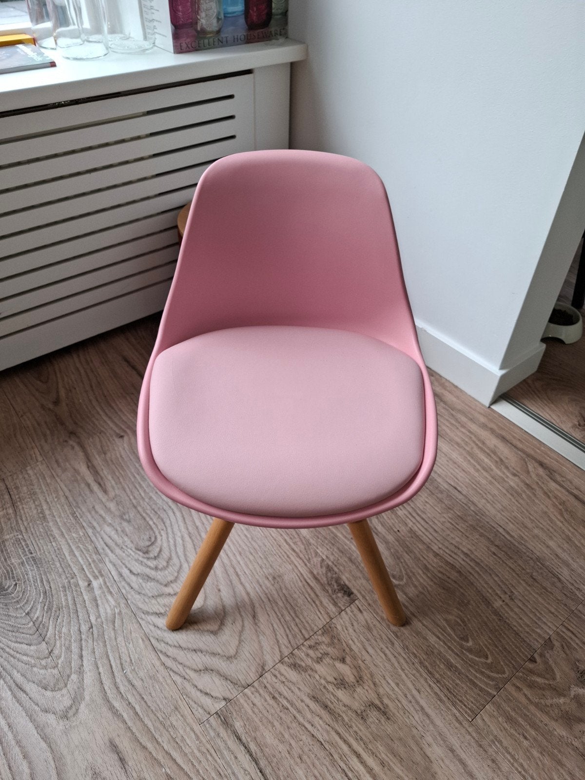 Roze kinderstoel met houten poten - zithoogte 35 cm, Ophalen, Zo goed als nieuw, Stoel(en)