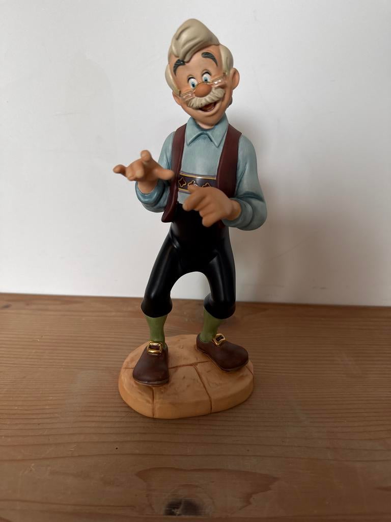 WDCC Disney Geppetto beeldje met certificaat en doos, Verzamelen, Disney, Zo goed als nieuw, Beeldje of Figuurtje, Peter Pan of Pinokkio