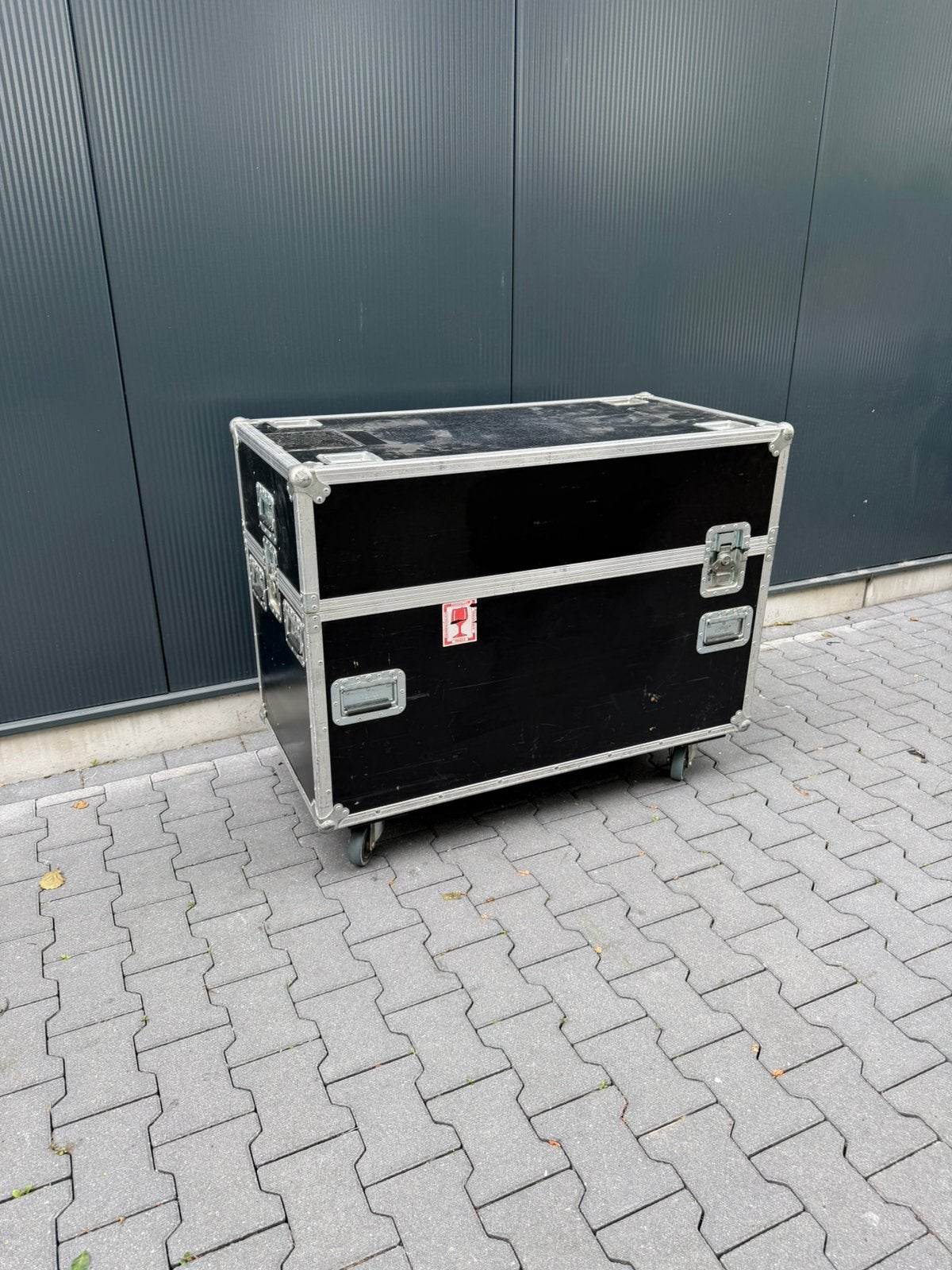Flightcase voor 45” / 42” beeldschermen, Ophalen, Zo goed als nieuw, Overige instrumenten, Flightcase