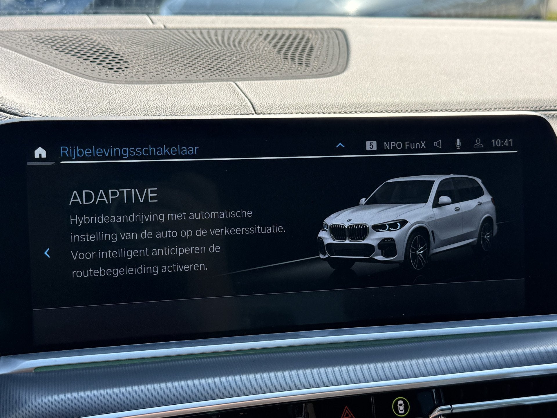 Foto 35 van BMW X5 xDrive45e High Executive | M Pakket | Pano | Luchtver