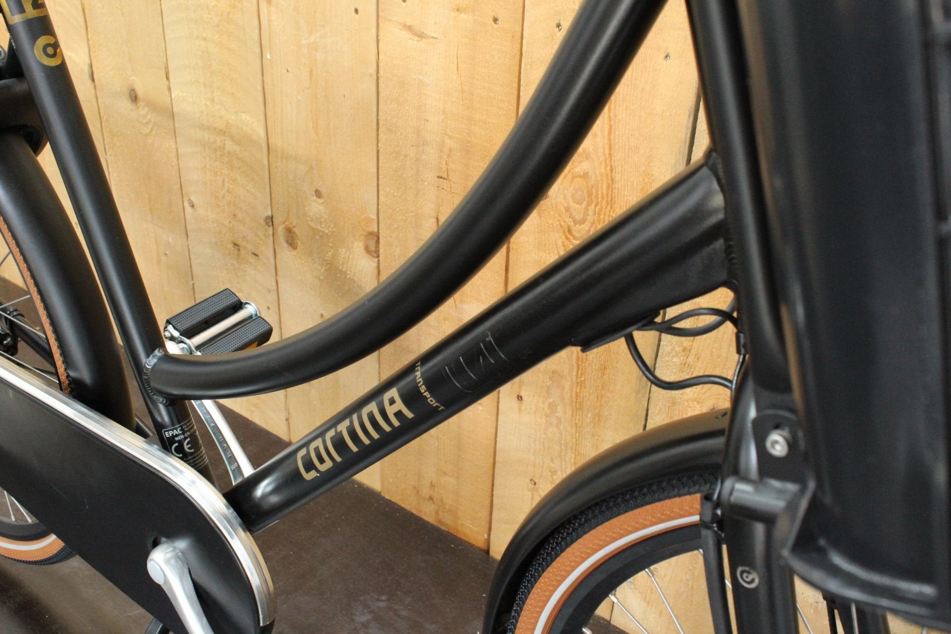 Cortina E-U4 D57 Jet Black Matte, Fietsen en Brommers, Elektrische fietsen, Gebruikt, -, -, -