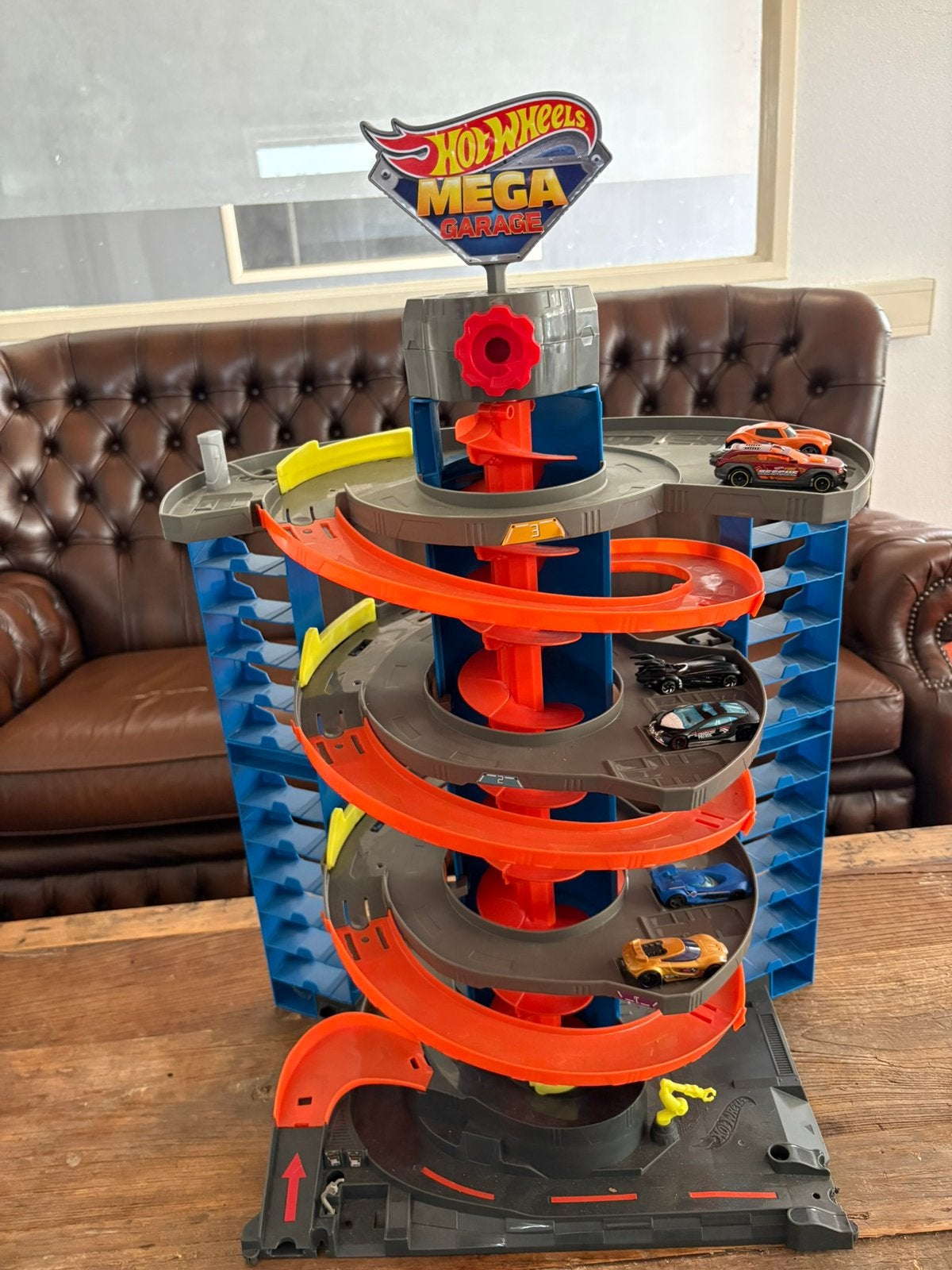 Hot wheels mega garage, Ophalen, Zo goed als nieuw, Handmatig, Hot Wheels