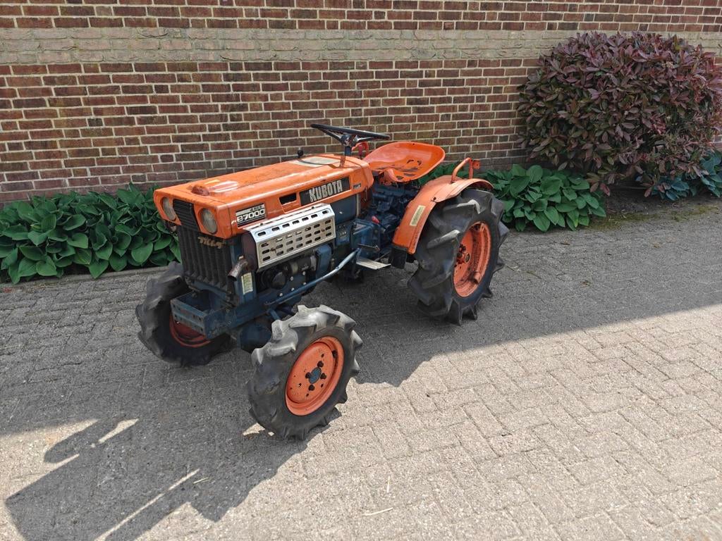 Kubota B7000 met nieuwe verstuivers, Tuin en Terras, Grasmaaiers, Ophalen