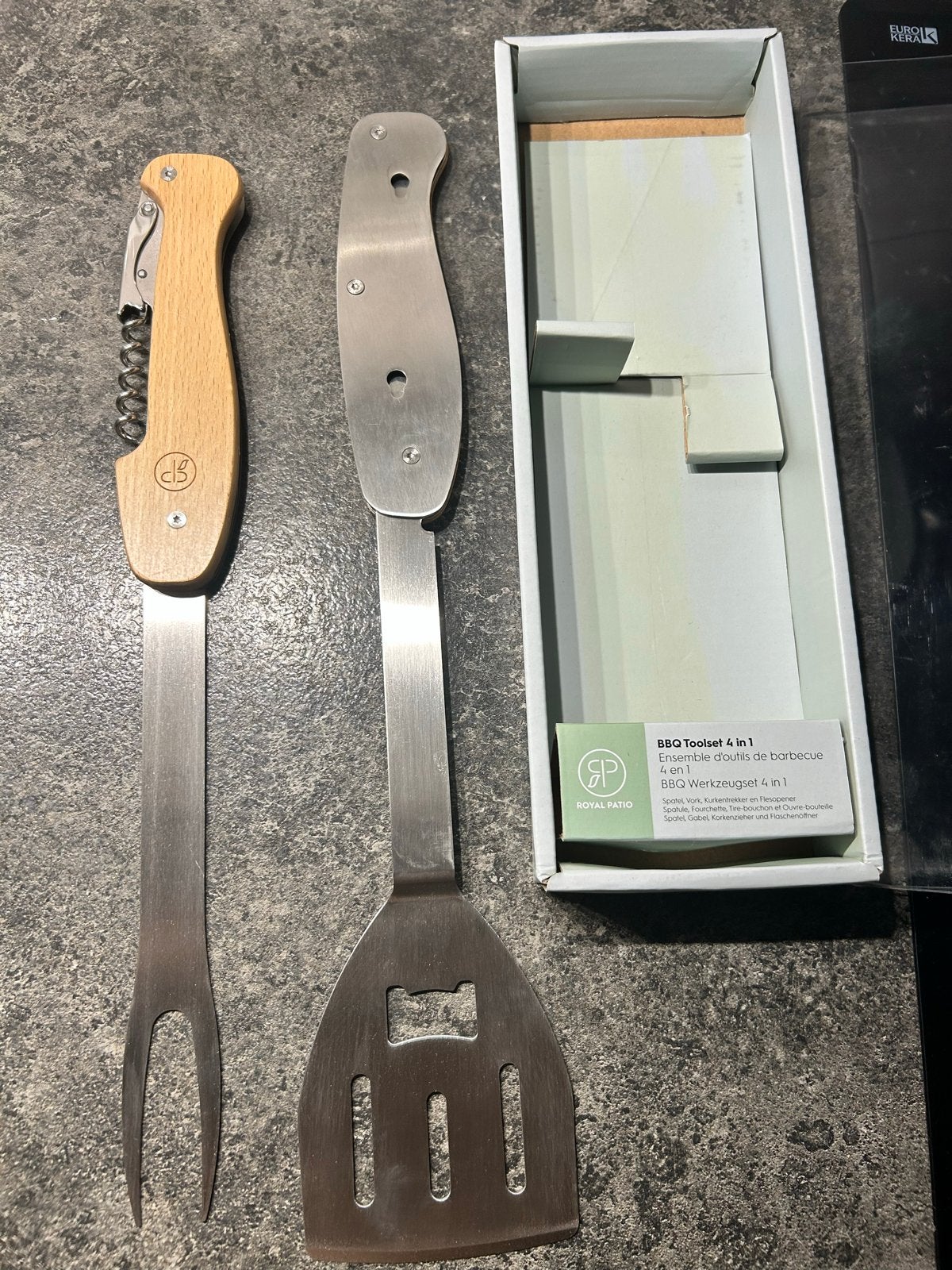 Royal Patio BBQ Toolset 4 in 1 - Nieuw in doos, Tuin en Terras, Barbecue-accessoires, Ophalen of Verzenden, Nieuw