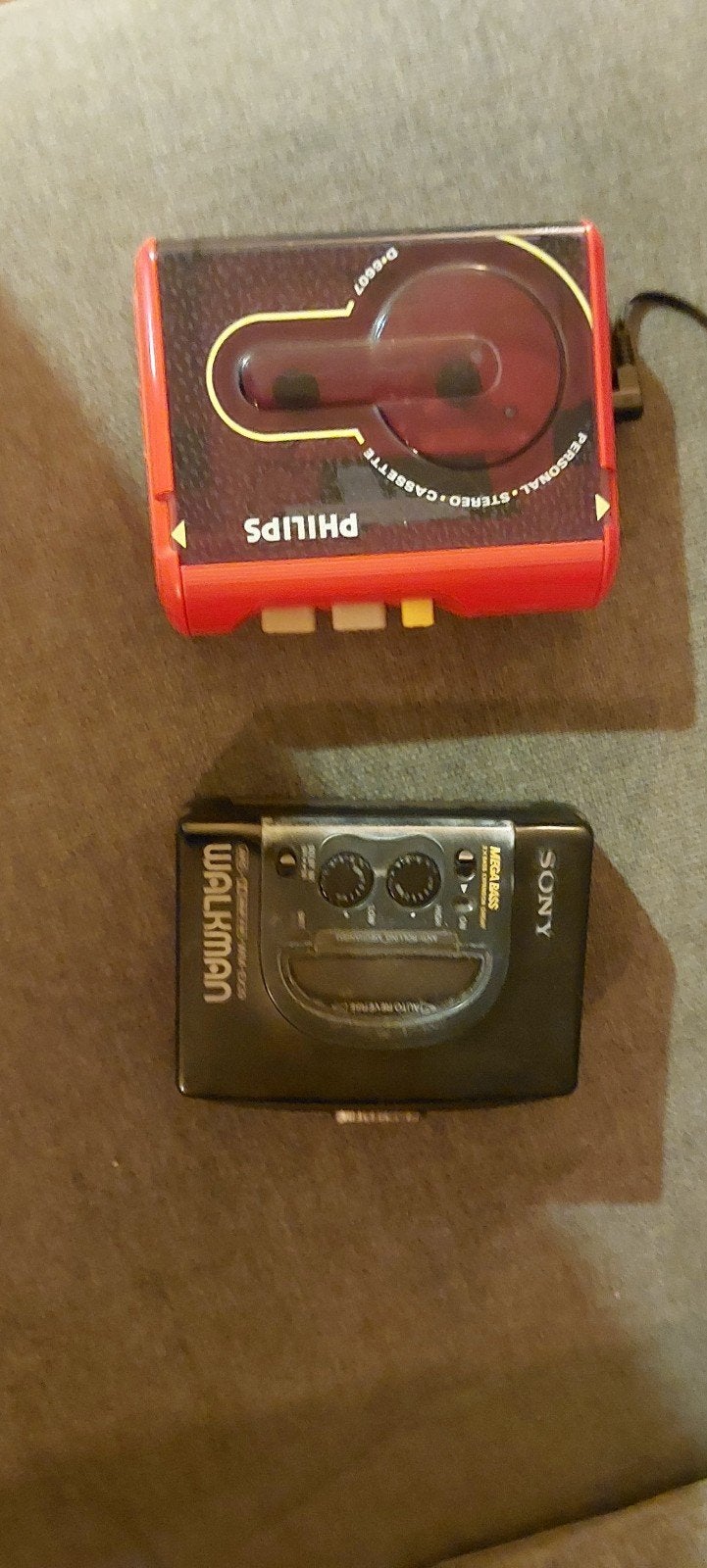 2 x walkman sony  en philips, Ophalen of Verzenden, Walkman