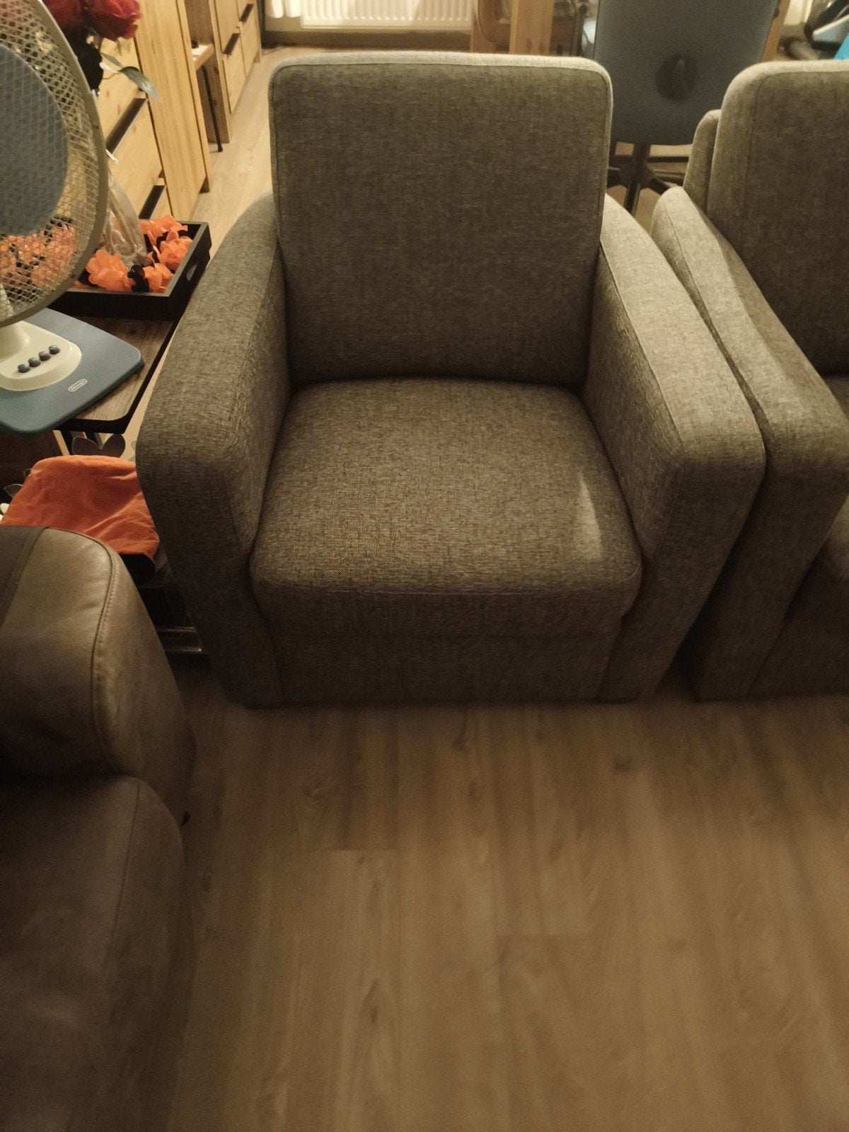 2 Fauteuils grijs, Ophalen, 75 tot 100 cm, Zo goed als nieuw, Stof