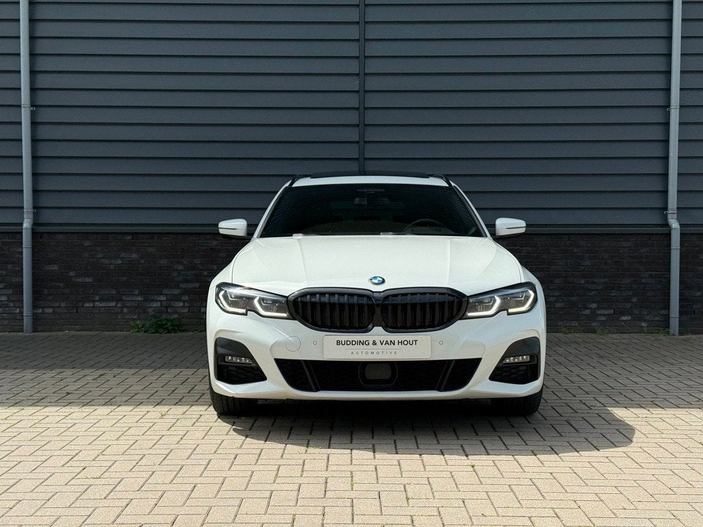 BMW 3-serie Touring 330e High Executive M-sport Pano Head Up, Auto's, BMW, 1998 cc, Achterwielaandrijving, Gebruikt, 4 cilinders