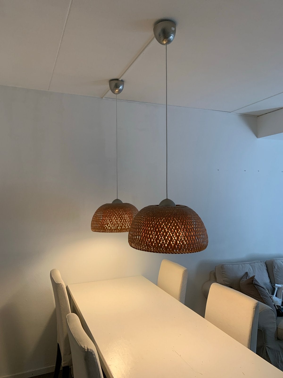 2x IKEA Boja Rotan Hanglampen, Ophalen of Verzenden, Zo goed als nieuw, Natuurlijk materiaal, E27 (groot)