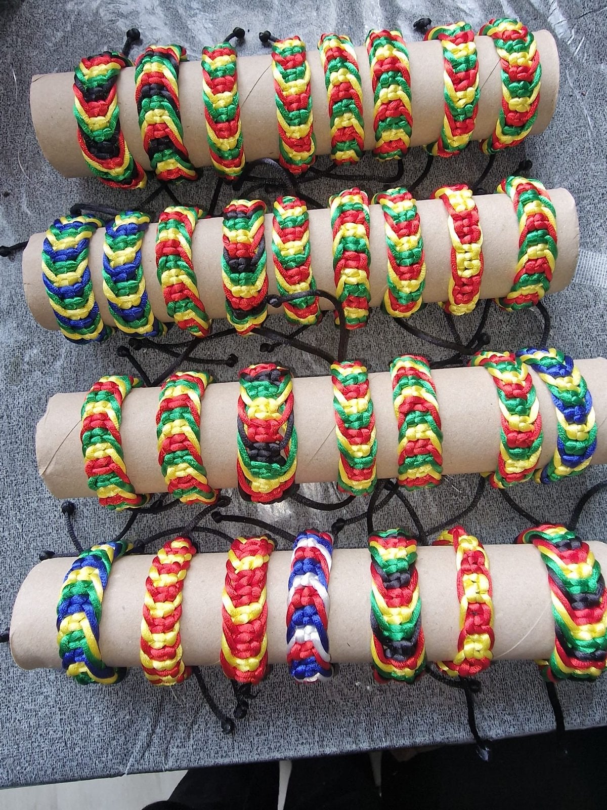 Mooie Rasta gekleurde armbandjes, Ophalen of Verzenden, Nieuw, Overige kleuren, Overige materialen