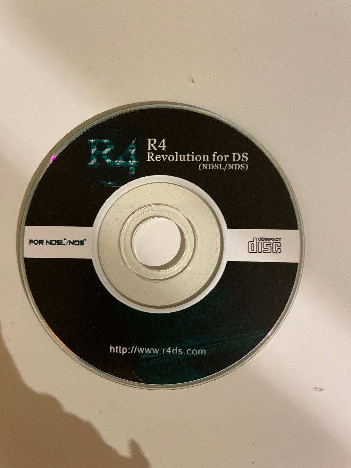 R4 Revolution for DS (NDSL/NDS) - Compact Disc, Spelcomputers en Games, Ophalen of Verzenden, Gebruikt