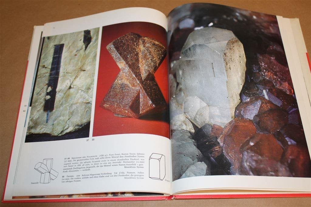 Boek over Kristallen. Kristalle., Ophalen of Verzenden, Fossiel