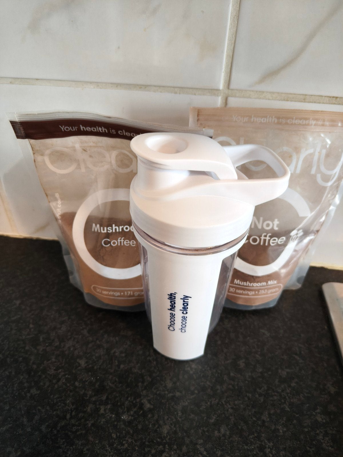 clearly not coffee, Ophalen