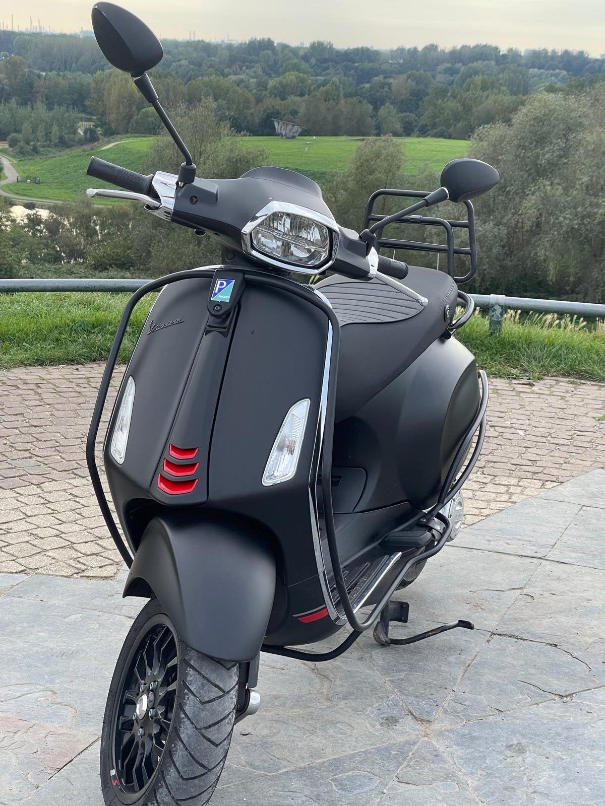 Vespa SPRINT S E5 NERO MATT 99, Fietsen en Brommers, Ophalen, Zo goed als nieuw, Benzine