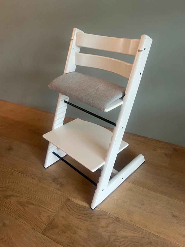 Stokke Tripp Trapp + kussen nordic grey, Kinderen en Baby's, Kinderstoelen, Ophalen, Meegroeistoel
