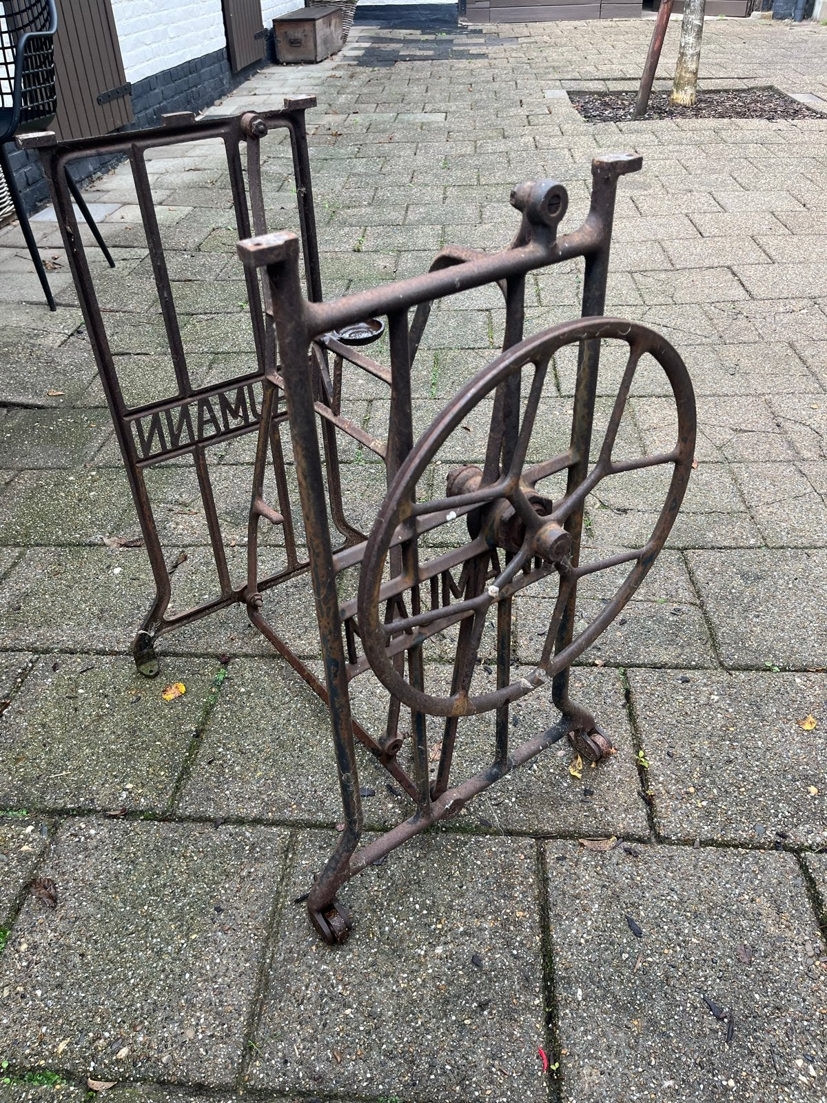 Antiek Naumann Naaimachine Onderstel - Gietijzer, Ophalen