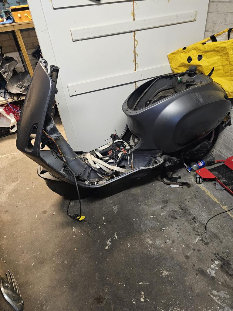 Vespa sprint frame, Ophalen of Verzenden, Zo goed als nieuw, Overige typen, Vespa