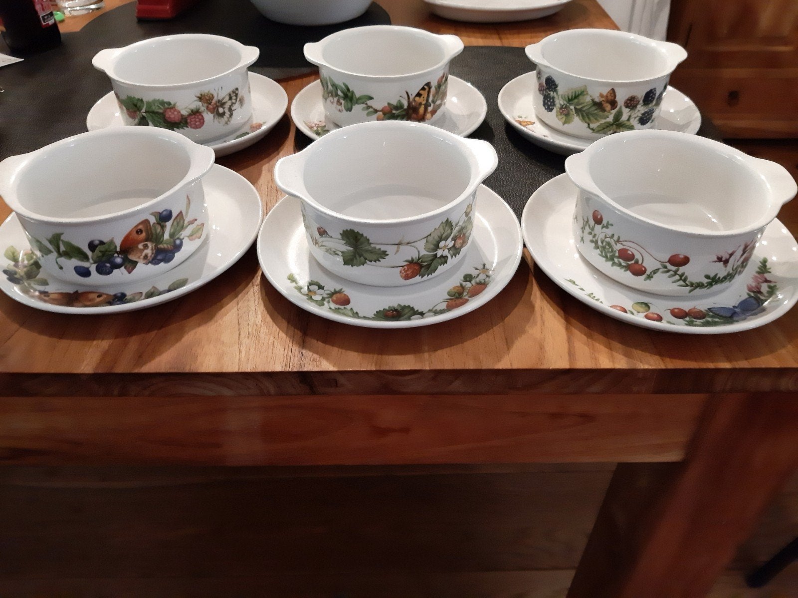 Marjolein bastin bosvruchten soepkommen met schotel, Huis en Inrichting, Keuken | Servies, Ophalen of Verzenden, Zo goed als nieuw