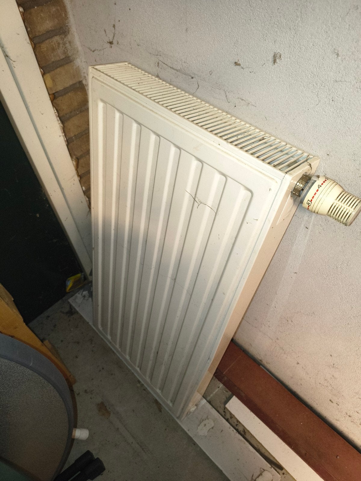 Radiator met ophangbeugels - 45 breed, 89 hoog, Ophalen, 30 tot 80 cm, Gebruikt, Radiator