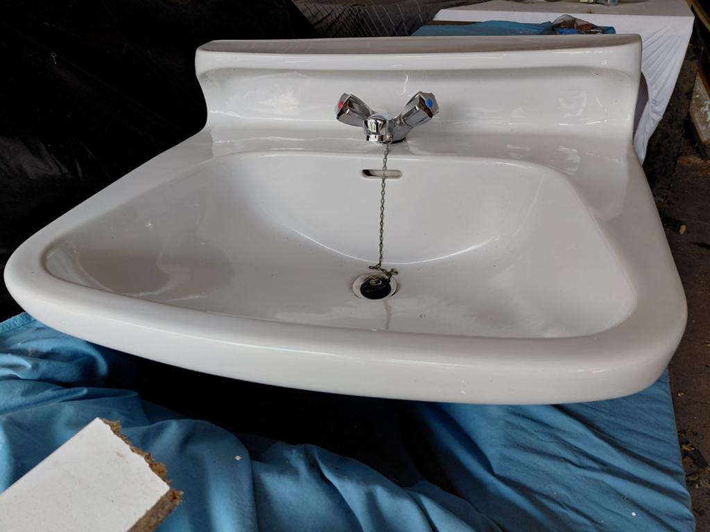 Vintage wastafel jaren 70 met plantcette, Huis en Inrichting, Badkamer | Badkamermeubels, Ophalen, 50 tot 100 cm, Minder dan 100 cm
