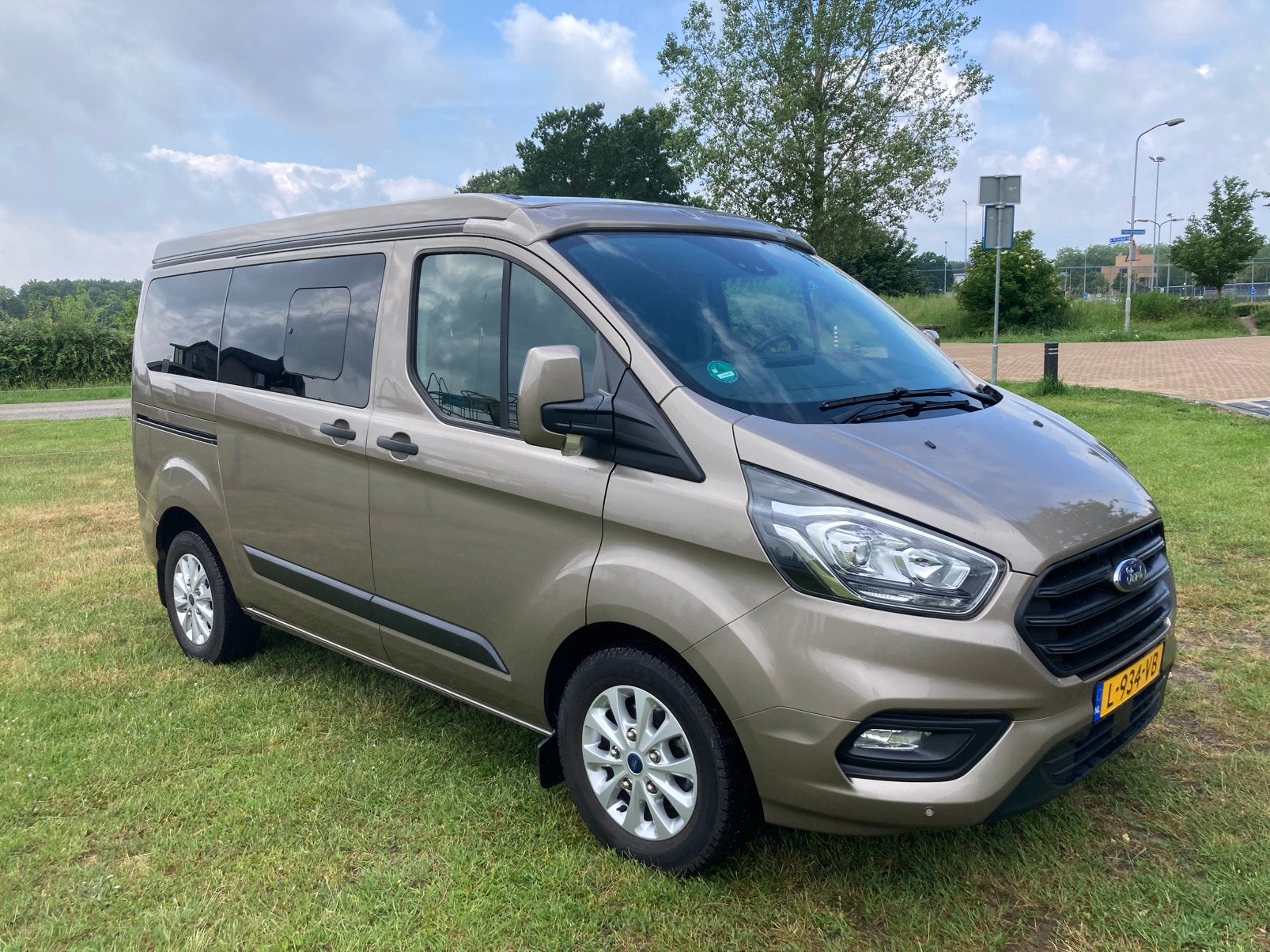 Camper bus Nugget Westfalia 2021 Pyritsilver metallic, Caravans en Kamperen, Campers, Automaat, Koelkast, 7 tot 12 maanden geleden