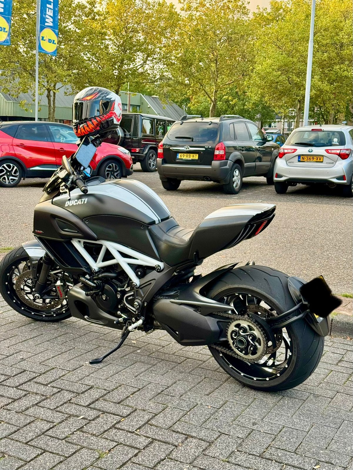 Ducati Diavel Carbon ABS white Fully Loaded CNC Desmo, Motoren, Particulier, Meer dan 35 kW