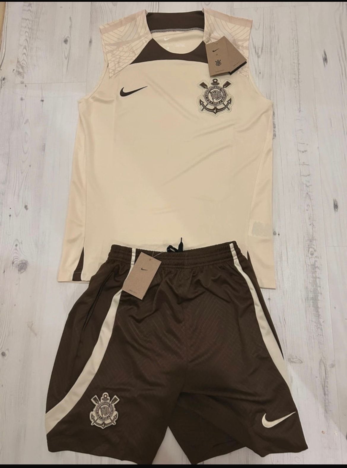 Corinthians Beige Mouwloos Shirt & Broekje - Maten M/L/XL, Maat 48/50 (M), Beige, Nieuw, Ophalen of Verzenden
