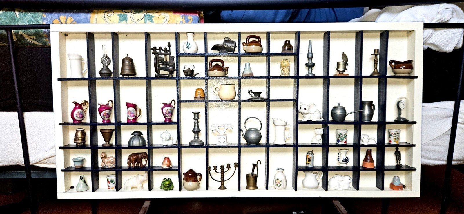 Houten letterbak in kleur, gevuld met 56 figuren, Ophalen of Verzenden, Zo goed als nieuw