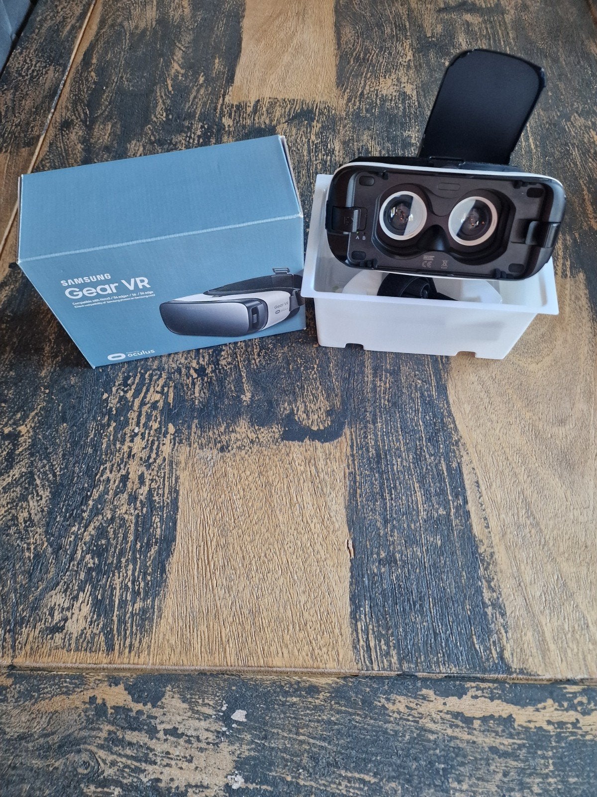 Samsung Gear VR - Nieuwstaat - 360 VR-games, Ophalen of Verzenden, Nieuw, VR-bril, Telefoon