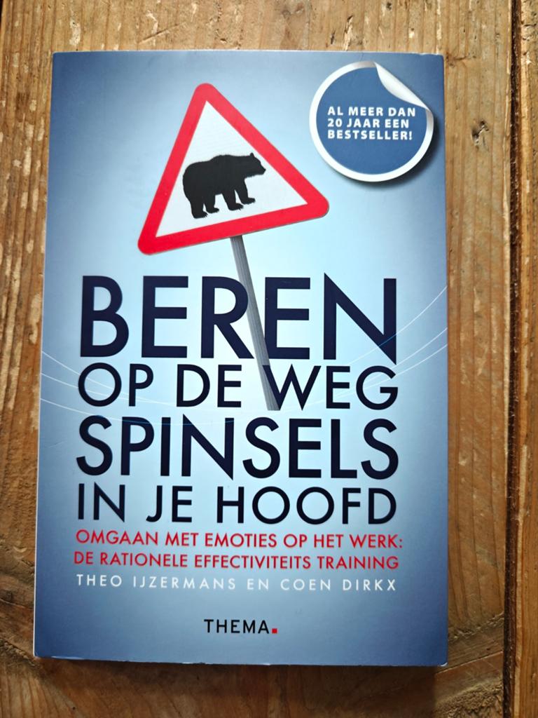 Beren op de weg, spinsels in je hoofd., Ophalen of Verzenden, Zo goed als nieuw