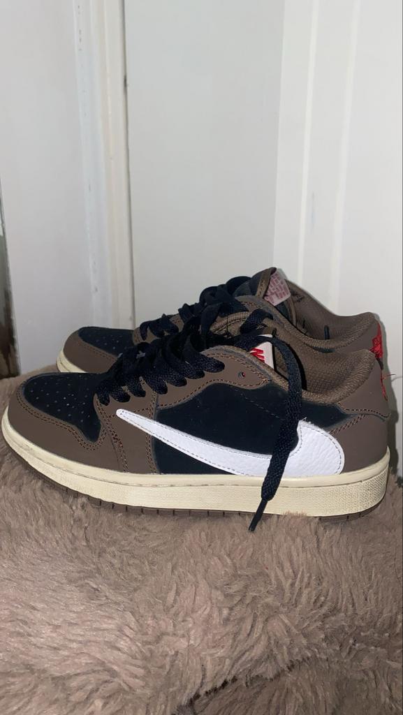 Travis Scott Sneakers - Maat 37,5 - Gedragen, Ophalen of Verzenden, Gedragen, Bruin, Sneakers of Gympen