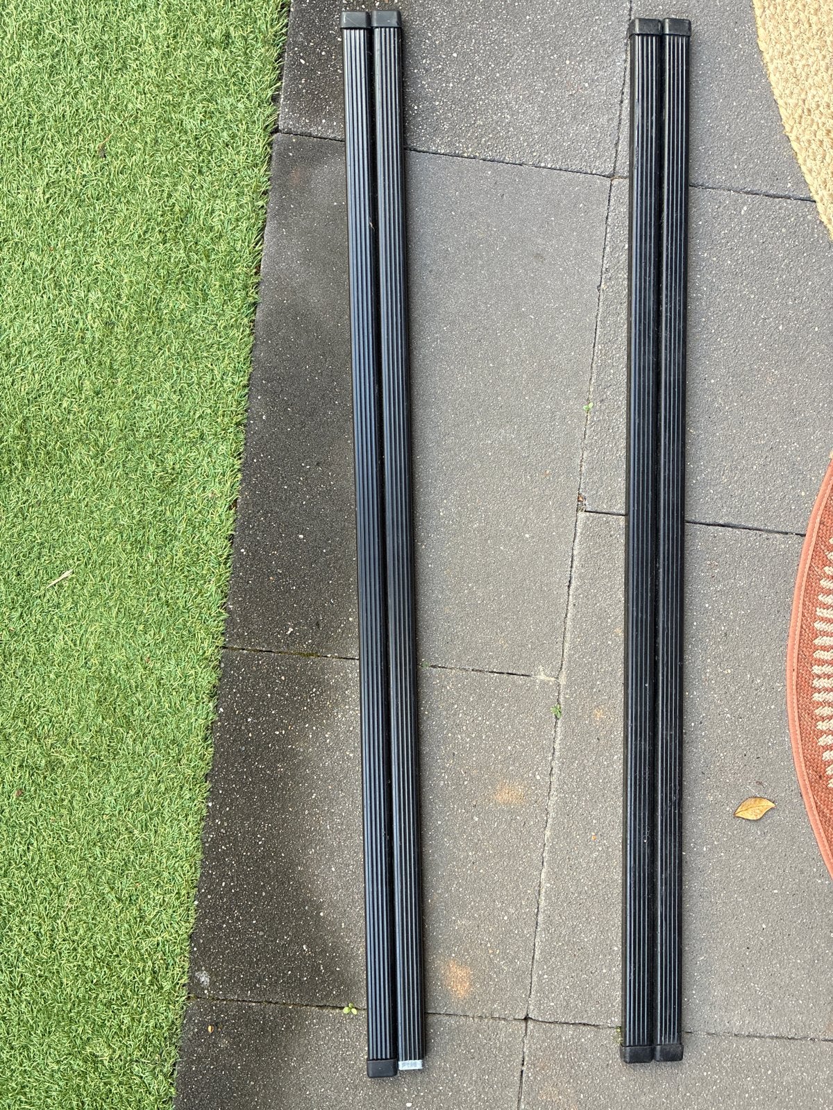 1 setje Thule SquareBar dakdragers 120cm (alleen stangen), Auto diversen, Ophalen, Gebruikt