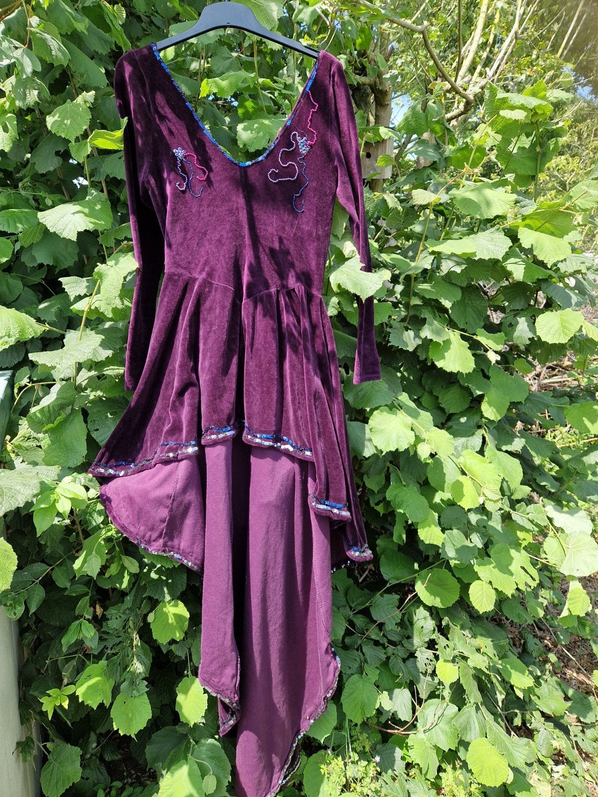 Paarse fluwelen jurk voor heks of fee. Fantasy. Cosplay., Kleding | Dames, Maat 38/40 (M), Overige typen, Paars, Nieuw