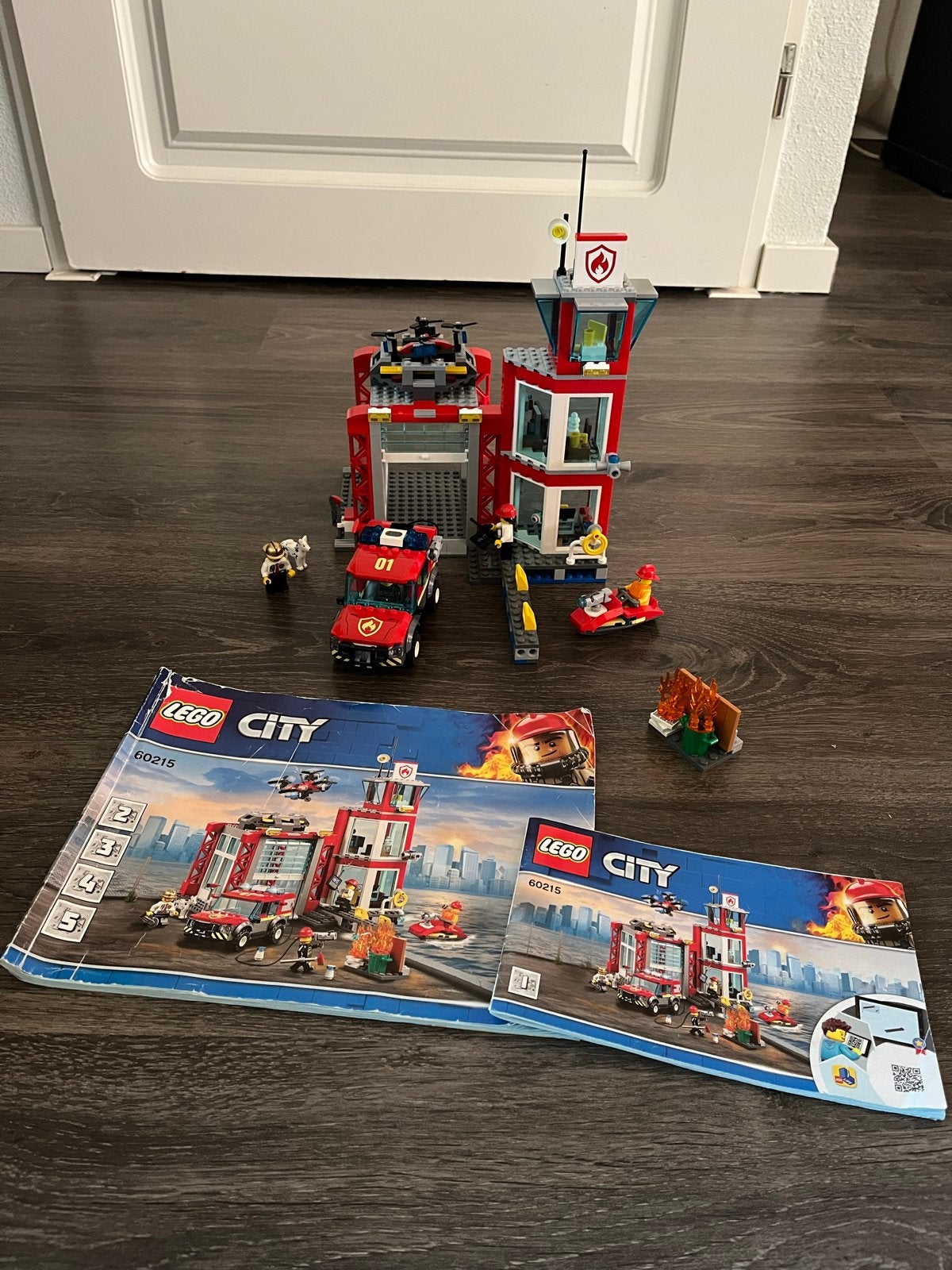 Lego City Brandweerkazerne 60215 - Compleet, Kinderen en Baby's, Speelgoed | Duplo en Lego, Lego, Ophalen of Verzenden, Compleet