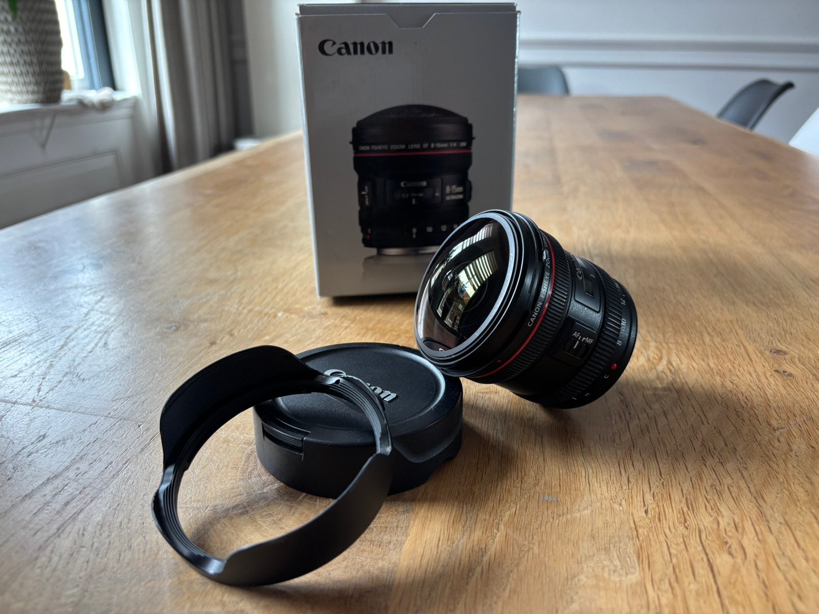 Canon EF 8-15 f/4L Fisheye USM, Ophalen, Zo goed als nieuw, Groothoek Fisheye-lens