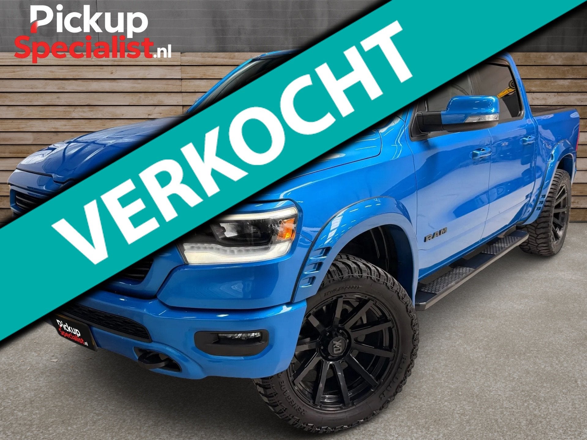 Dodge Ram 1500 5.7 V8 4x4 Crew Cab Big Horn , VERHOOGD , WID, Auto's, Automaat, Dealer onderhouden, 450 kg, 5654 cc
