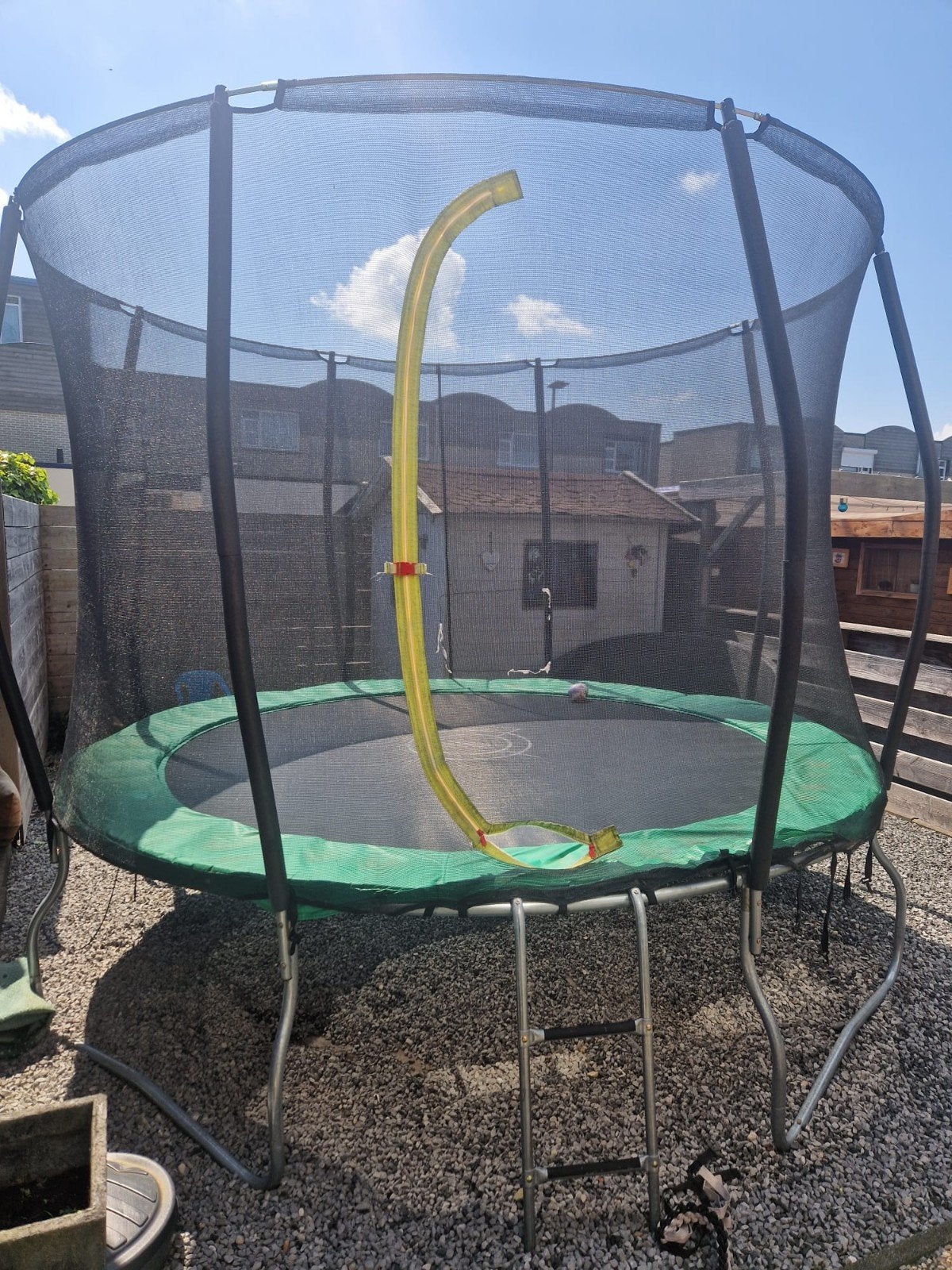 Trampoline zo goed als nieuw! Is helemaal uit elkaar, Ophalen, Zo goed als nieuw