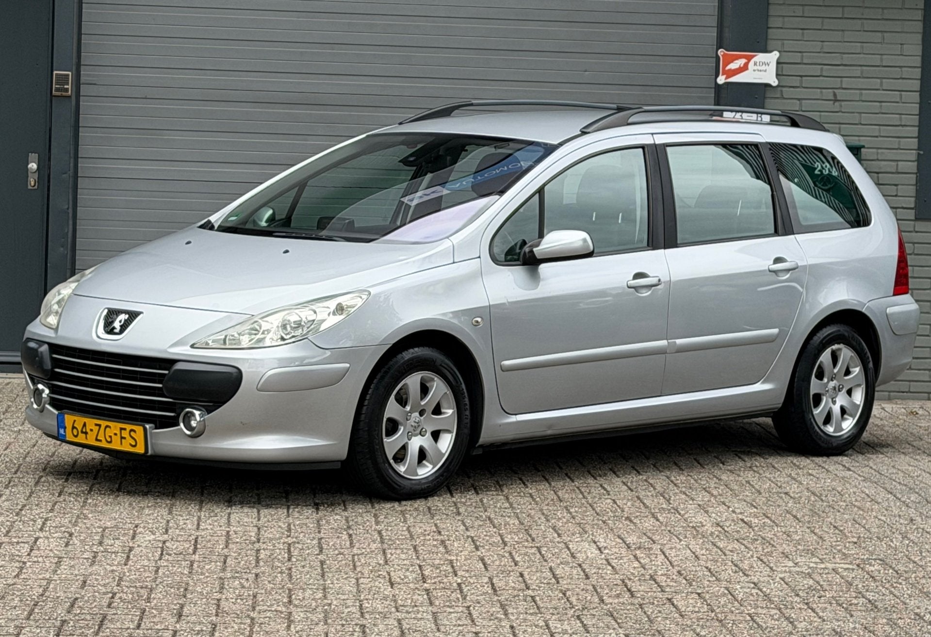 Peugeot 307 Break 1.6-16V Premium, Gebruikt, 4 cilinders, Origineel Nederlands, 1587 cc