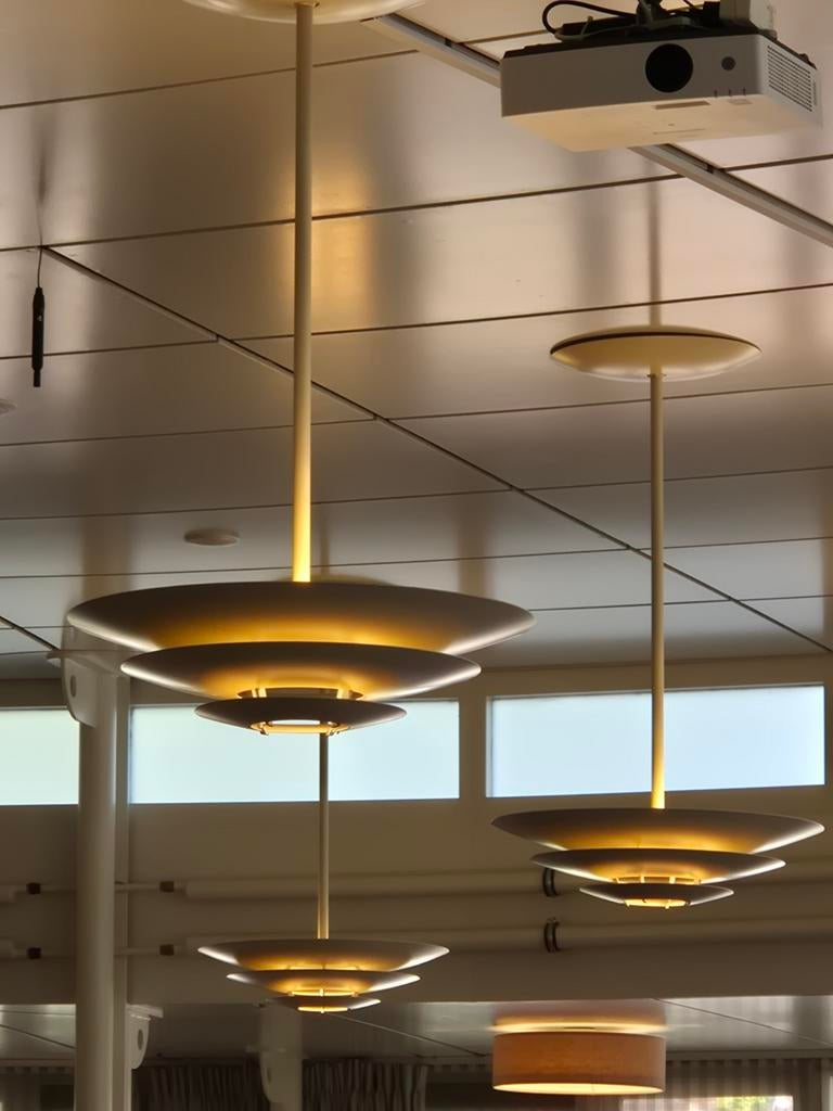 Design lamp Louis Poulsen Oslo, Huis en Inrichting, Lampen | Hanglampen, Ophalen, Zo goed als nieuw, Minder dan 50 cm