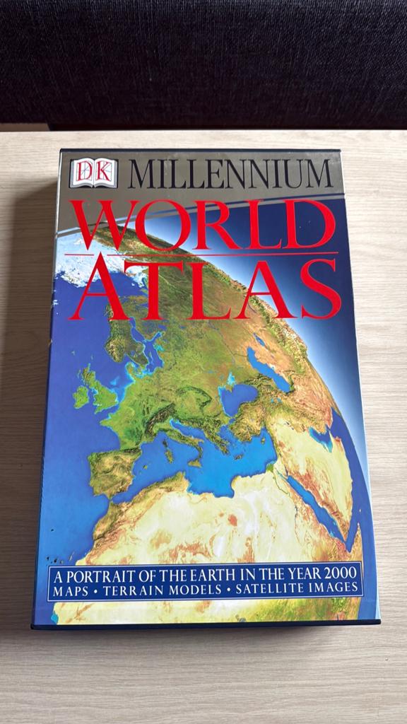 Wereld atlas in zeer goede staat, Ophalen, Zo goed als nieuw, 2000 tot heden, Wereld