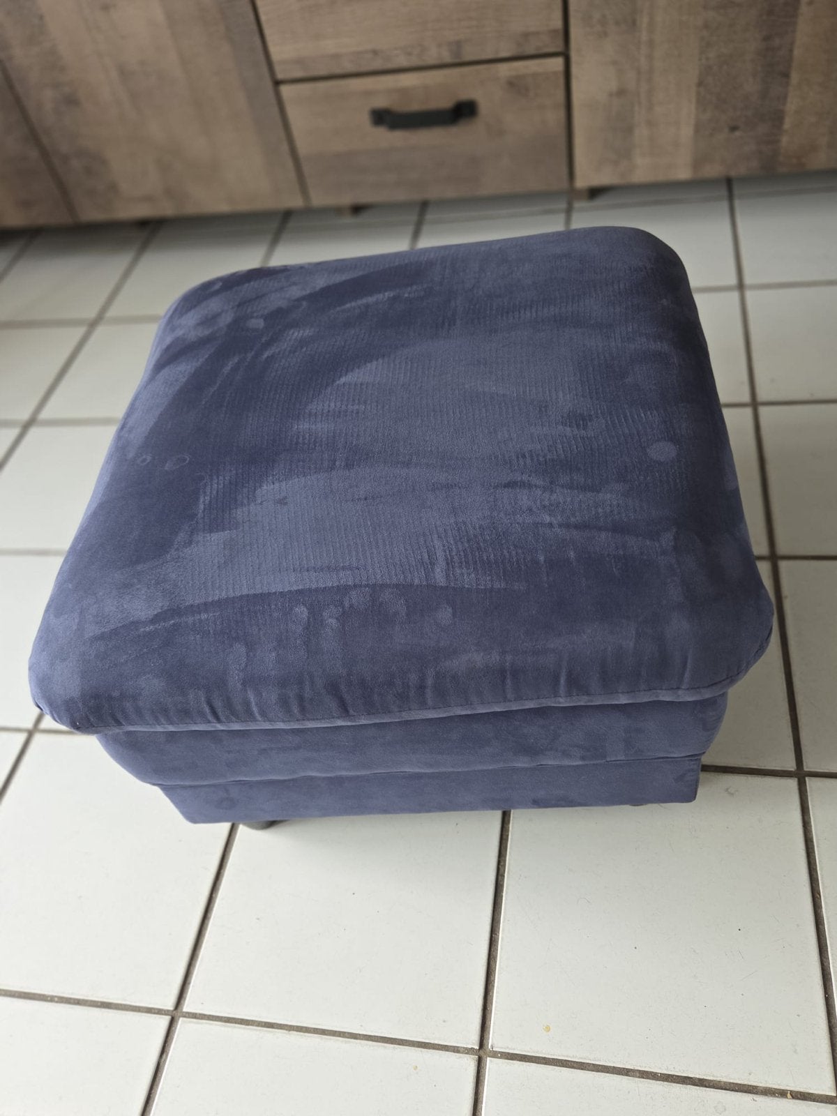 Mooie blauwe velours poef / voetenbankje, Ophalen, Vierkant, Zo goed als nieuw, Stof