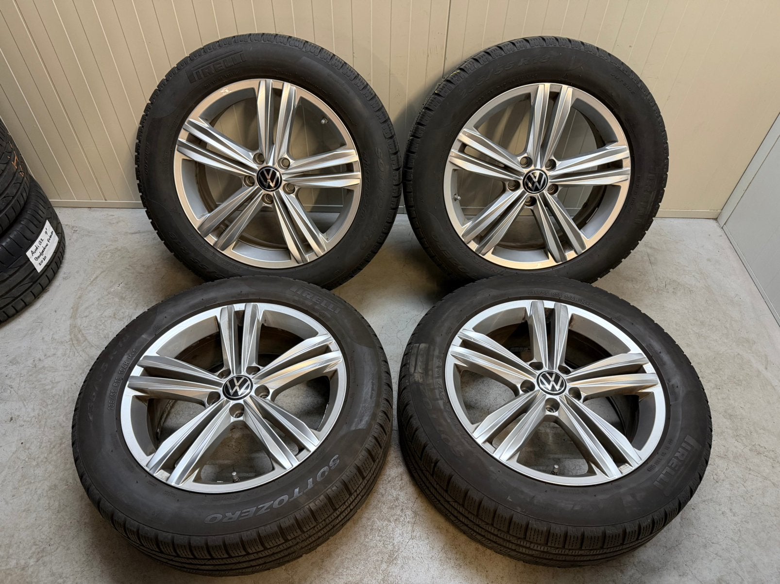Originele VW tiguan Sebring 18 inch Pirelli Sottozero winter, Ophalen, 18 inch, Gebruikt, Banden en Velgen