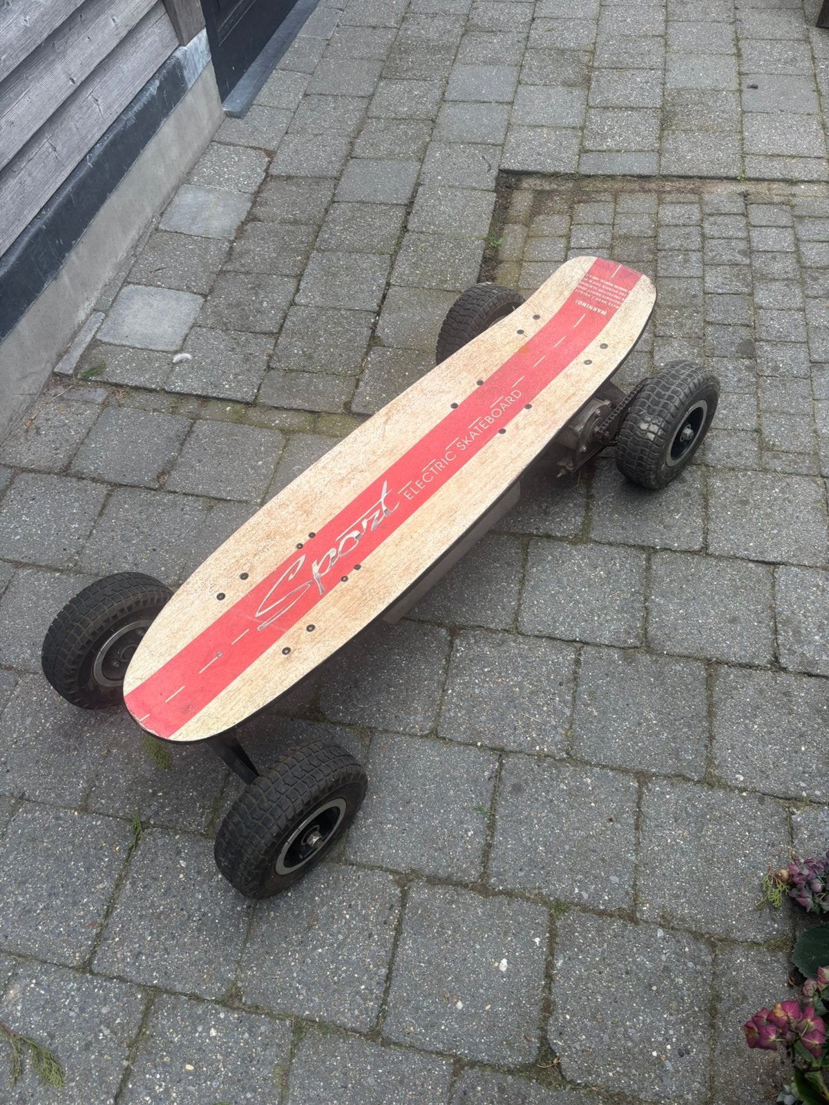 Electrisch skateboard, Sport en Fitness, Ophalen, Zo goed als nieuw