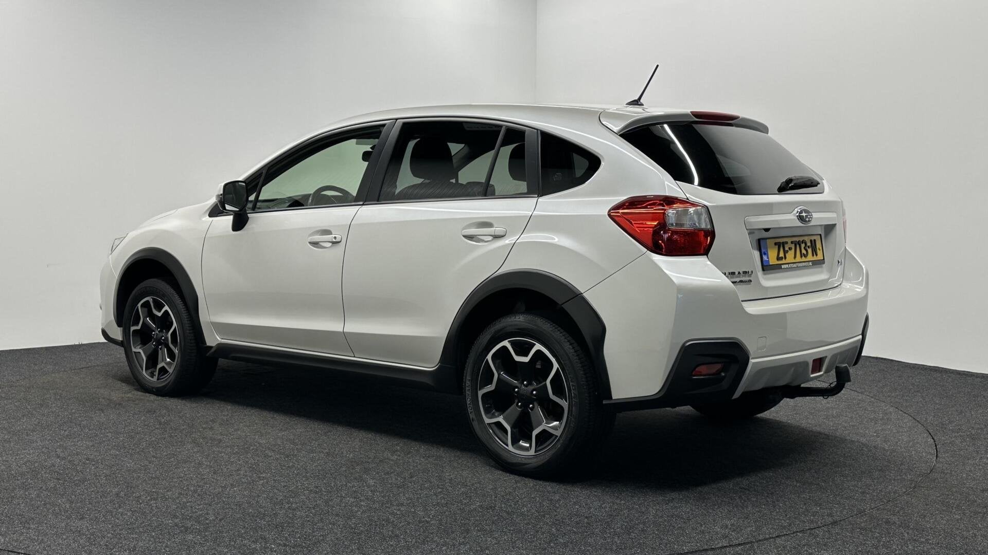 Subaru XV 1.6i Luxury AWD LEER CAMERA TREKHAAK NAVI CRUISE., Auto's, Euro 5, Gebruikt, Zwart, 4 cilinders