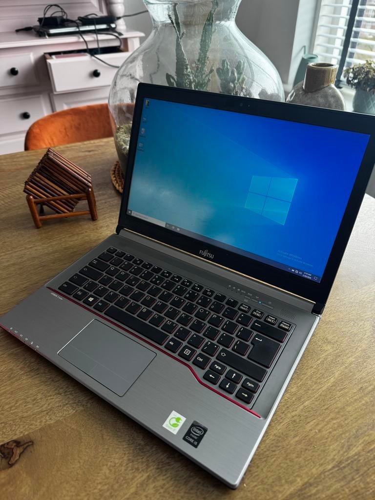 Fujitsu Lifebook *i5, 256GB SSD*, Computers en Software, Windows Laptops, Met videokaart, 2 tot 3 Ghz, Qwerty, 13 inch