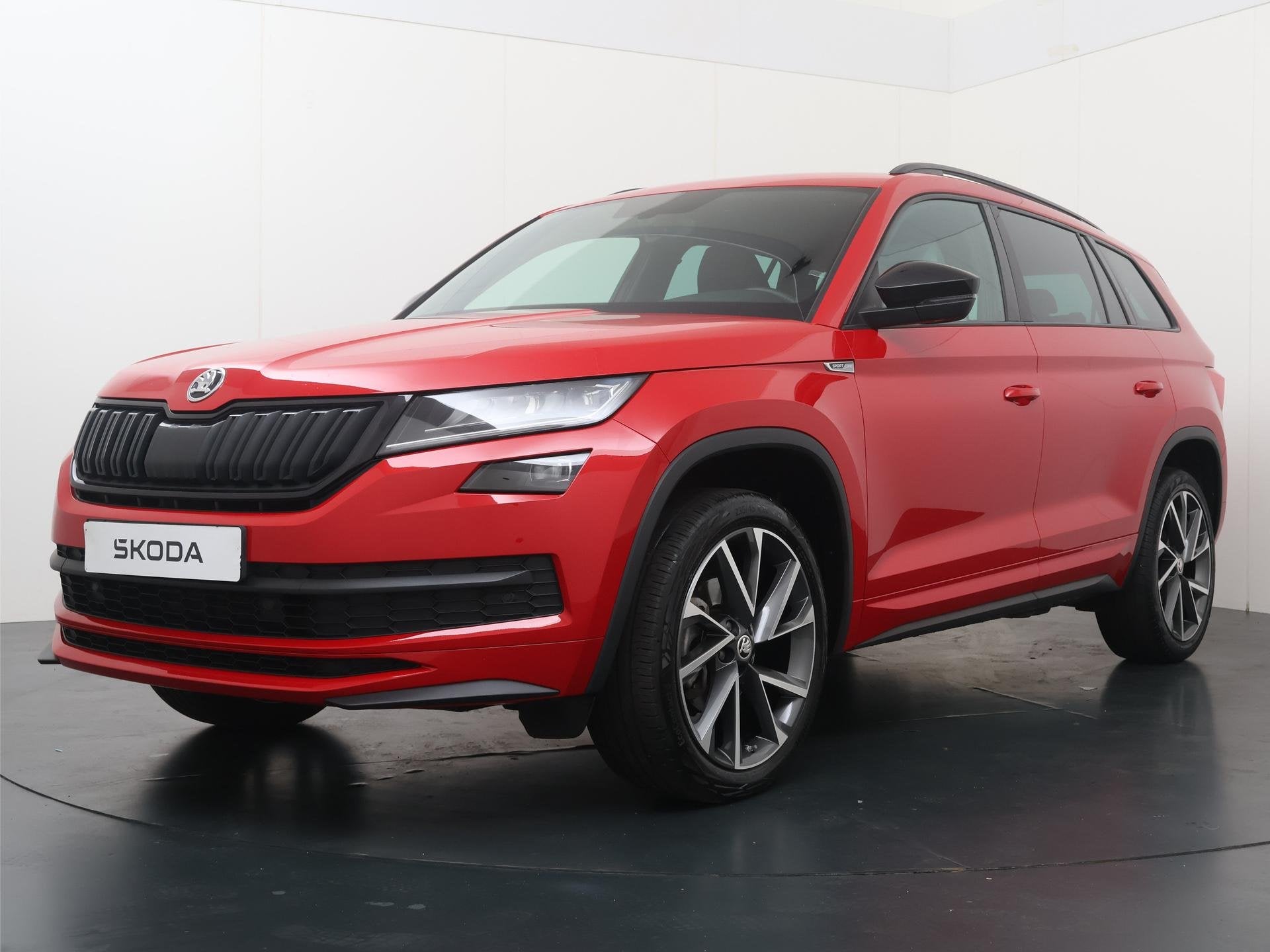 Skoda Kodiaq 1.5 TSI Sportline Business 7p. | 150 PK | Trekh, Auto's, 12 maanden, 4 cilinders, Origineel Nederlands, Bedrijf