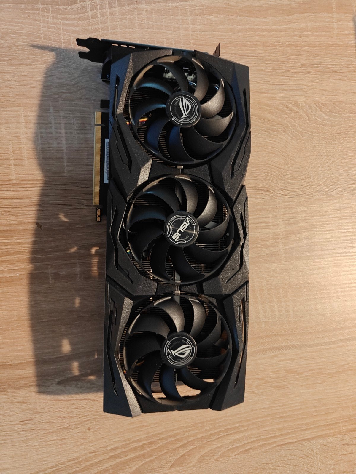 ASUS ROG Strix RTX 2070 Super - Krachtige Gaming GPU, ASUS Computer GmbH, Harkortstr. 21-23, 40880 Ratingen, Duitsland, PCI-Express 3