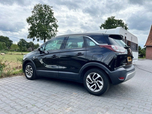 Opel Crossland X 1.2 Innovation | NAP 71.576 km, Voorwielaandrijving, 83 pk, 1063 kg, Zwart