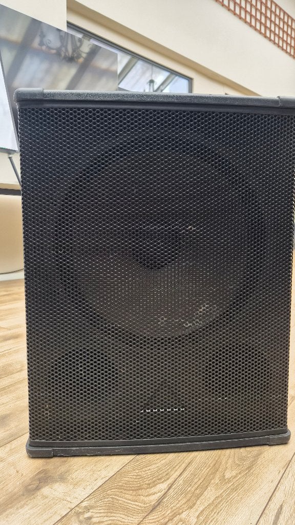 2 x Behringer Eurolive B1800X Pro Subwoofer 1600W prijs p/s, Gebruikt, Subwoofer, Ophalen of Verzenden, Geschikt voor surround/home cinema